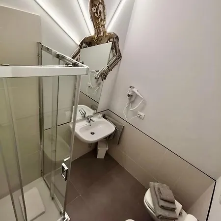 Red Carpet Oda ve Kahvaltı Bari