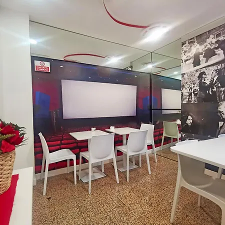 Red Carpet Oda ve Kahvaltı Bari