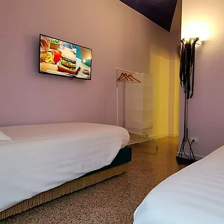 Red Carpet Bed and breakfast 3*
